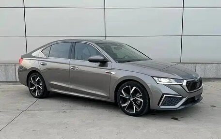 Skoda Octavia IV, 2022 год, 2 100 000 рублей, 2 фотография