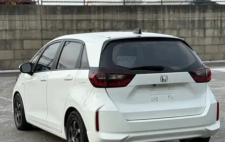 Honda Fit, 2022 год, 1 385 000 рублей, 6 фотография