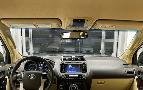 Toyota Land Cruiser Prado 150 рестайлинг 2, 2016 год, 4 350 000 рублей, 10 фотография