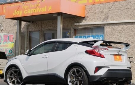 Toyota C-HR I рестайлинг, 2022 год, 1 569 000 рублей, 5 фотография