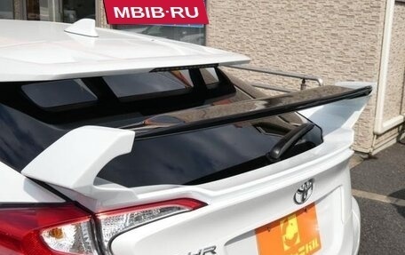 Toyota C-HR I рестайлинг, 2022 год, 1 569 000 рублей, 9 фотография