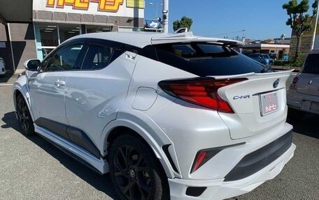 Toyota C-HR I рестайлинг, 2022 год, 1 629 000 рублей, 4 фотография