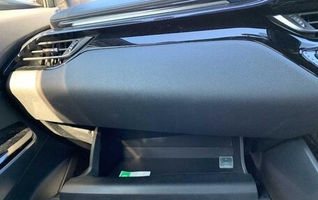 Toyota C-HR I рестайлинг, 2022 год, 1 629 000 рублей, 40 фотография