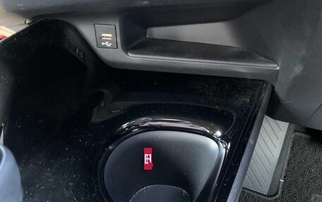 Toyota C-HR I рестайлинг, 2022 год, 1 629 000 рублей, 38 фотография