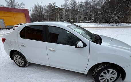 Renault Logan II, 2015 год, 700 000 рублей, 4 фотография