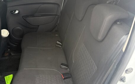 Renault Logan II, 2015 год, 700 000 рублей, 9 фотография