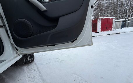 Renault Logan II, 2015 год, 700 000 рублей, 12 фотография