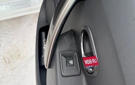 Renault Logan II, 2015 год, 700 000 рублей, 18 фотография