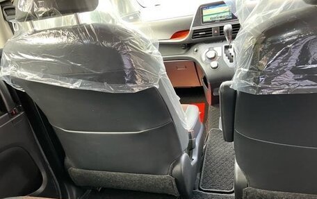 Toyota Sienta II, 2022 год, 1 213 000 рублей, 31 фотография