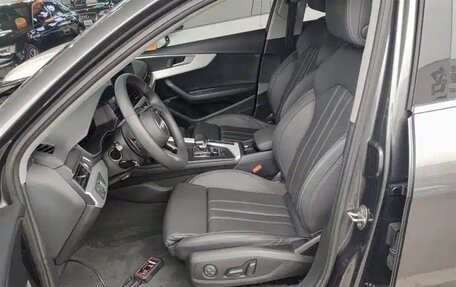 Audi A4, 2021 год, 2 750 000 рублей, 20 фотография