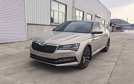 Skoda Superb III рестайлинг, 2023 год, 2 170 000 рублей, 1 фотография