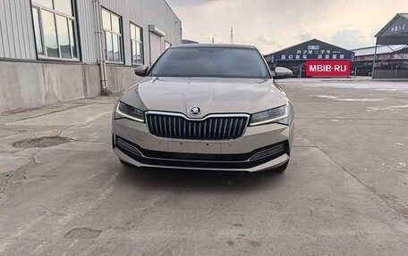Skoda Superb III рестайлинг, 2023 год, 2 170 000 рублей, 2 фотография