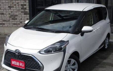 Toyota Sienta II, 2022 год, 1 210 000 рублей, 1 фотография