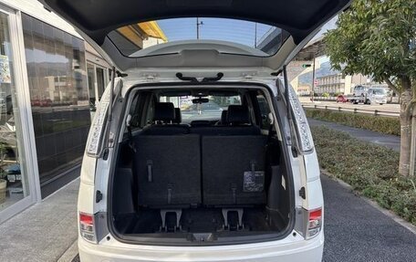 Toyota ISis I, 2016 год, 1 066 000 рублей, 18 фотография