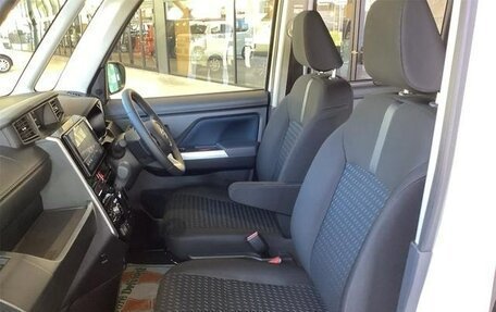 Toyota Roomy I, 2023 год, 962 000 рублей, 26 фотография