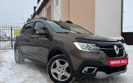 Renault Sandero II рестайлинг, 2019 год, 1 099 000 рублей, 2 фотография