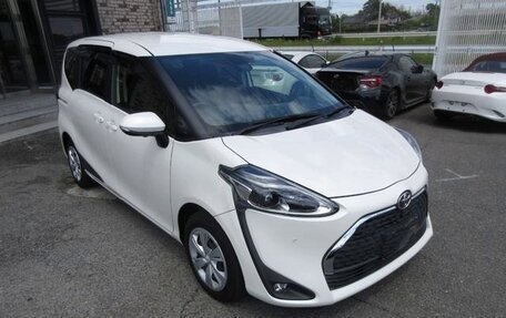 Toyota Sienta II, 2022 год, 1 210 000 рублей, 2 фотография