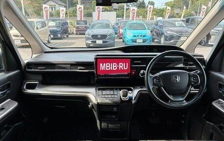 Honda Stepwgn IV, 2017 год, 1 811 000 рублей, 10 фотография