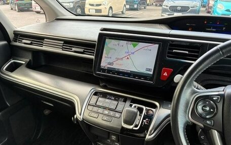 Honda Stepwgn IV, 2017 год, 1 811 000 рублей, 19 фотография