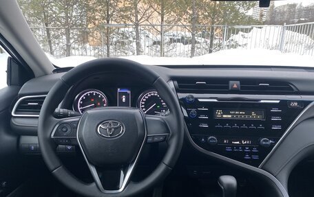 Toyota Camry, 2020 год, 2 198 000 рублей, 11 фотография