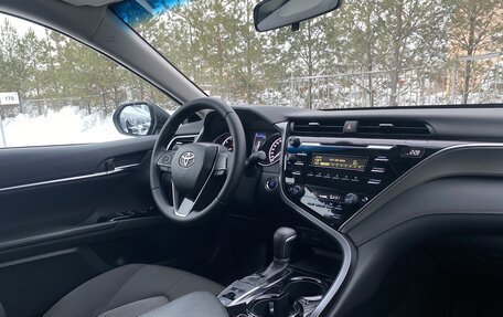 Toyota Camry, 2020 год, 2 198 000 рублей, 8 фотография