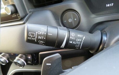 Honda Vezel, 2022 год, 1 860 000 рублей, 13 фотография