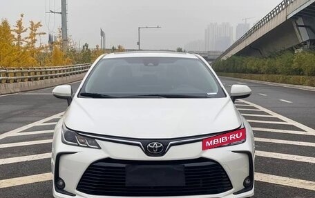 Toyota Corolla, 2022 год, 1 365 000 рублей, 2 фотография