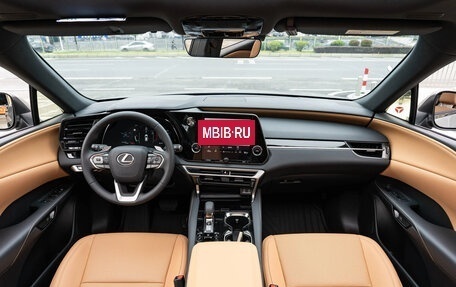 Lexus RX IV рестайлинг, 2024 год, 7 025 000 рублей, 4 фотография