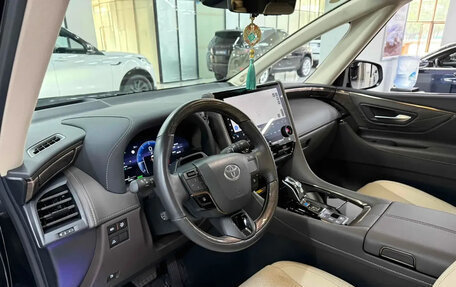 Toyota Alphard, 2024 год, 16 120 000 рублей, 3 фотография