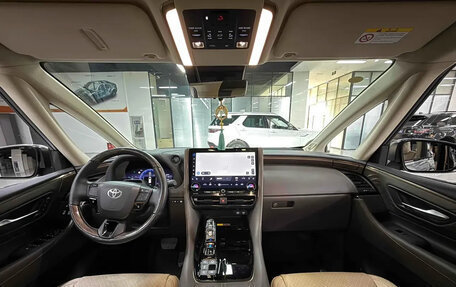 Toyota Alphard, 2024 год, 16 120 000 рублей, 6 фотография