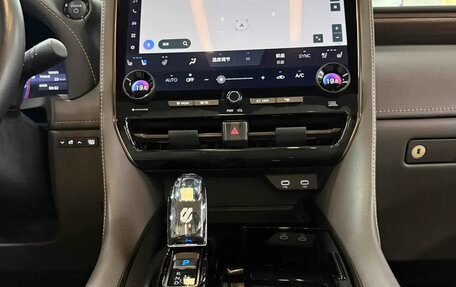 Toyota Alphard, 2024 год, 16 120 000 рублей, 11 фотография