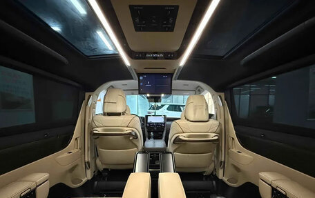 Toyota Alphard, 2024 год, 16 120 000 рублей, 10 фотография