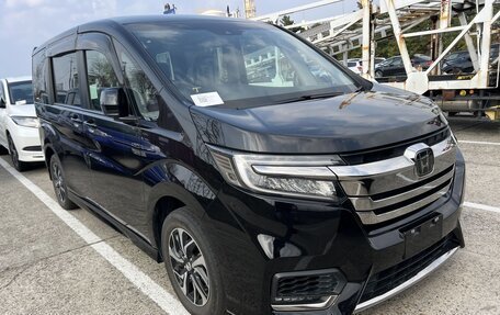 Honda Stepwgn IV, 2021 год, 2 360 000 рублей, 1 фотография