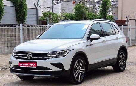 Volkswagen Tiguan II, 2022 год, 2 835 000 рублей, 1 фотография