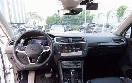 Volkswagen Tiguan II, 2022 год, 2 835 000 рублей, 3 фотография