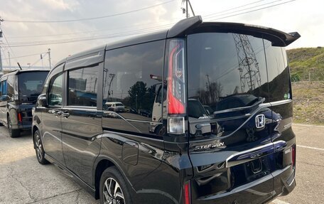 Honda Stepwgn IV, 2021 год, 2 360 000 рублей, 4 фотография