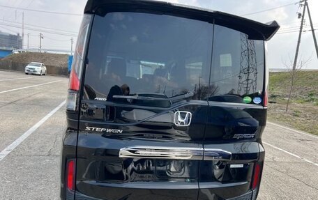 Honda Stepwgn IV, 2021 год, 2 360 000 рублей, 5 фотография