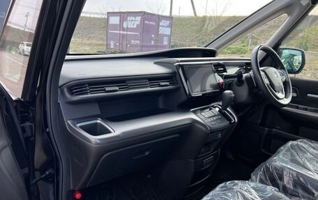 Honda Stepwgn IV, 2021 год, 2 360 000 рублей, 23 фотография