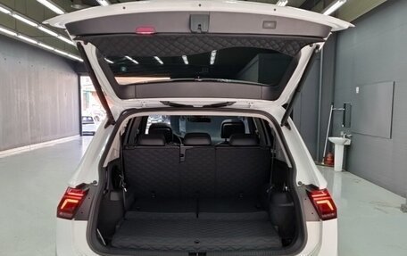 Volkswagen Tiguan II, 2022 год, 2 870 000 рублей, 4 фотография