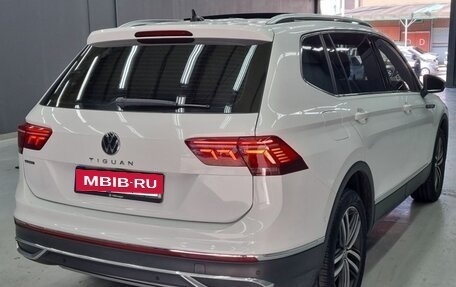 Volkswagen Tiguan II, 2022 год, 2 870 000 рублей, 2 фотография