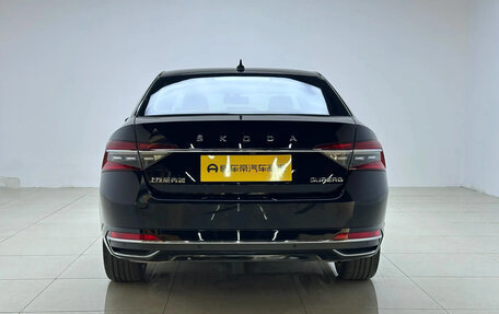 Skoda Superb III рестайлинг, 2024 год, 2 380 000 рублей, 2 фотография