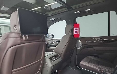 Cadillac Escalade V, 2024 год, 13 720 000 рублей, 9 фотография