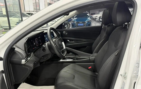 Hyundai Elantra, 2022 год, 1 830 000 рублей, 3 фотография