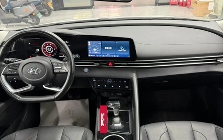 Hyundai Elantra, 2022 год, 1 830 000 рублей, 4 фотография