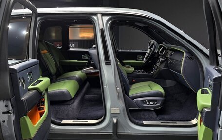 Rolls-Royce Cullinan, 2024 год, 40 020 000 рублей, 12 фотография