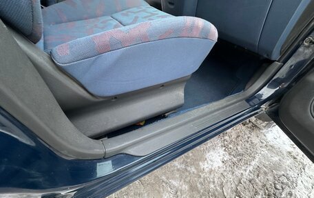 Mitsubishi Space Star I рестайлинг, 1999 год, 600 000 рублей, 18 фотография