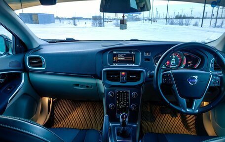 Volvo V40 II рестайлинг, 2013 год, 1 400 000 рублей, 9 фотография