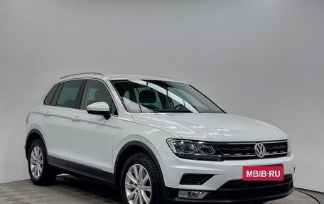 Volkswagen Tiguan II, 2017 год, 1 999 000 рублей, 3 фотография