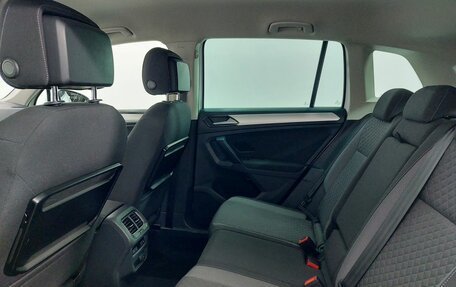 Volkswagen Tiguan II, 2017 год, 1 999 000 рублей, 17 фотография