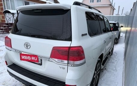 Toyota Land Cruiser 200, 2017 год, 6 300 000 рублей, 4 фотография